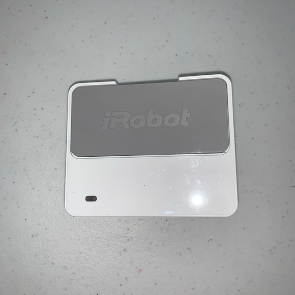 iRobot Braava Jet 240 Mopping Robot: - Picture 6 of 8